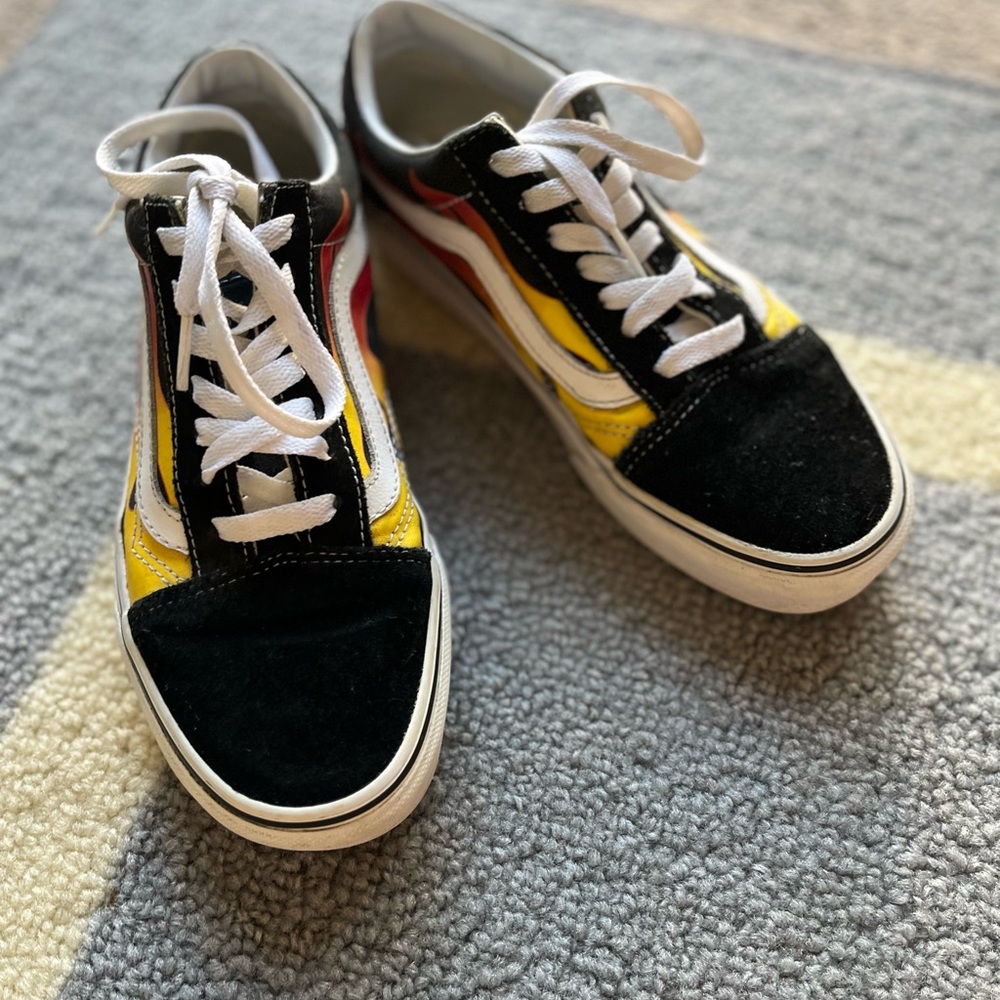 SOLD!!!Low top flame vans